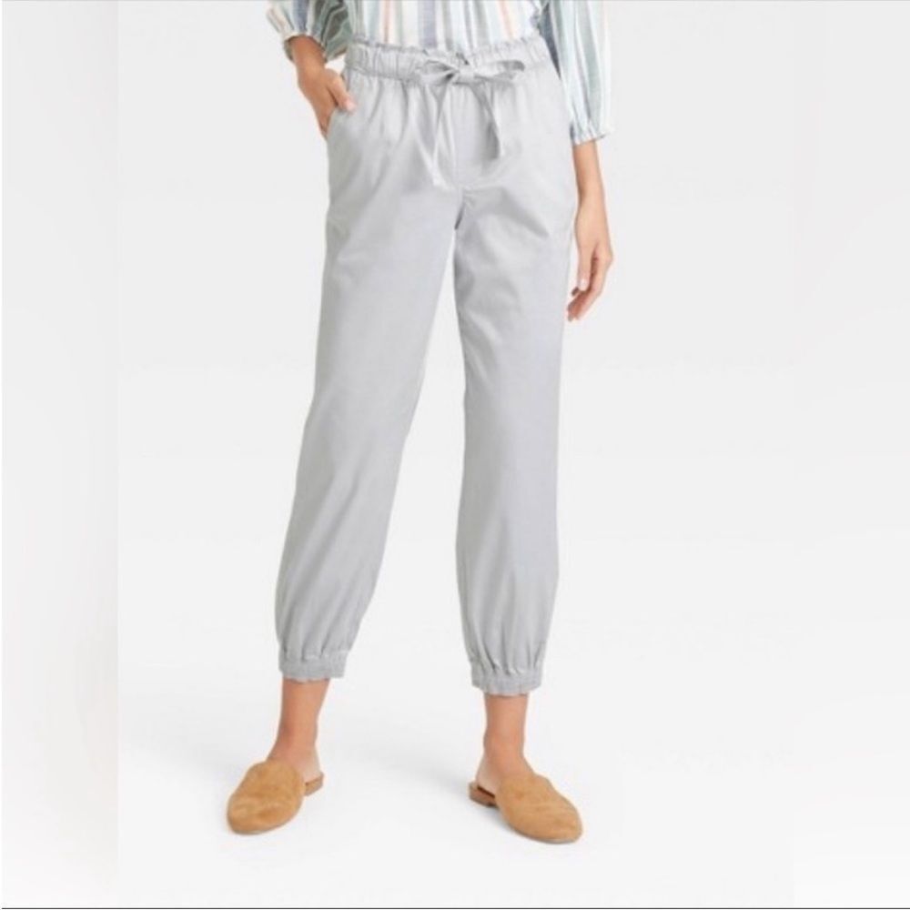 Women's Light Gray Drawstring Jogger Pants